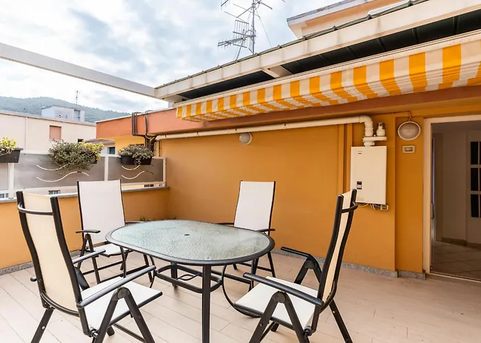 By Center And Sea By Interhome Apartamento