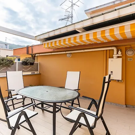 By Center And Sea By Interhome Apartment