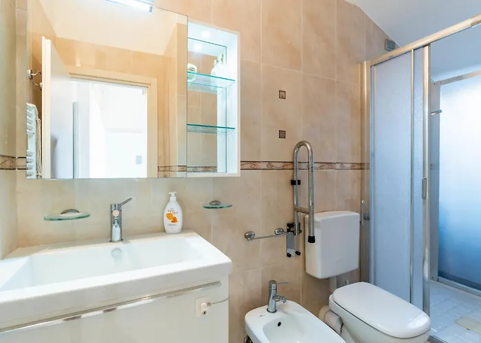 By Center And Sea By Interhome Lejlighed *